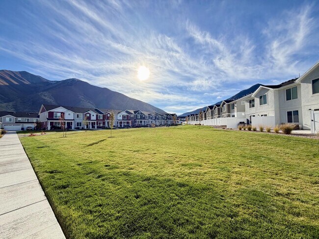 Building Photo - 3698 E 1520 S