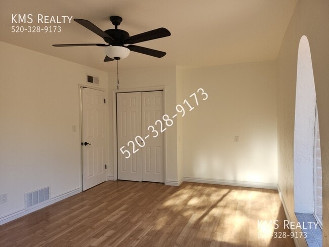 Building Photo - 500 E Eden Pl