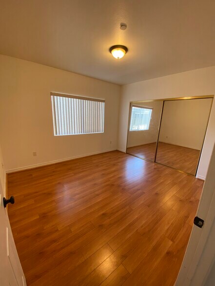 Building Photo - 428 E Santa Anita Ave