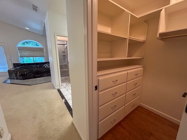 Building Photo - 3 Bedroom Home for Rent in Chico CA | Garage, Private Yard, Central HVAC