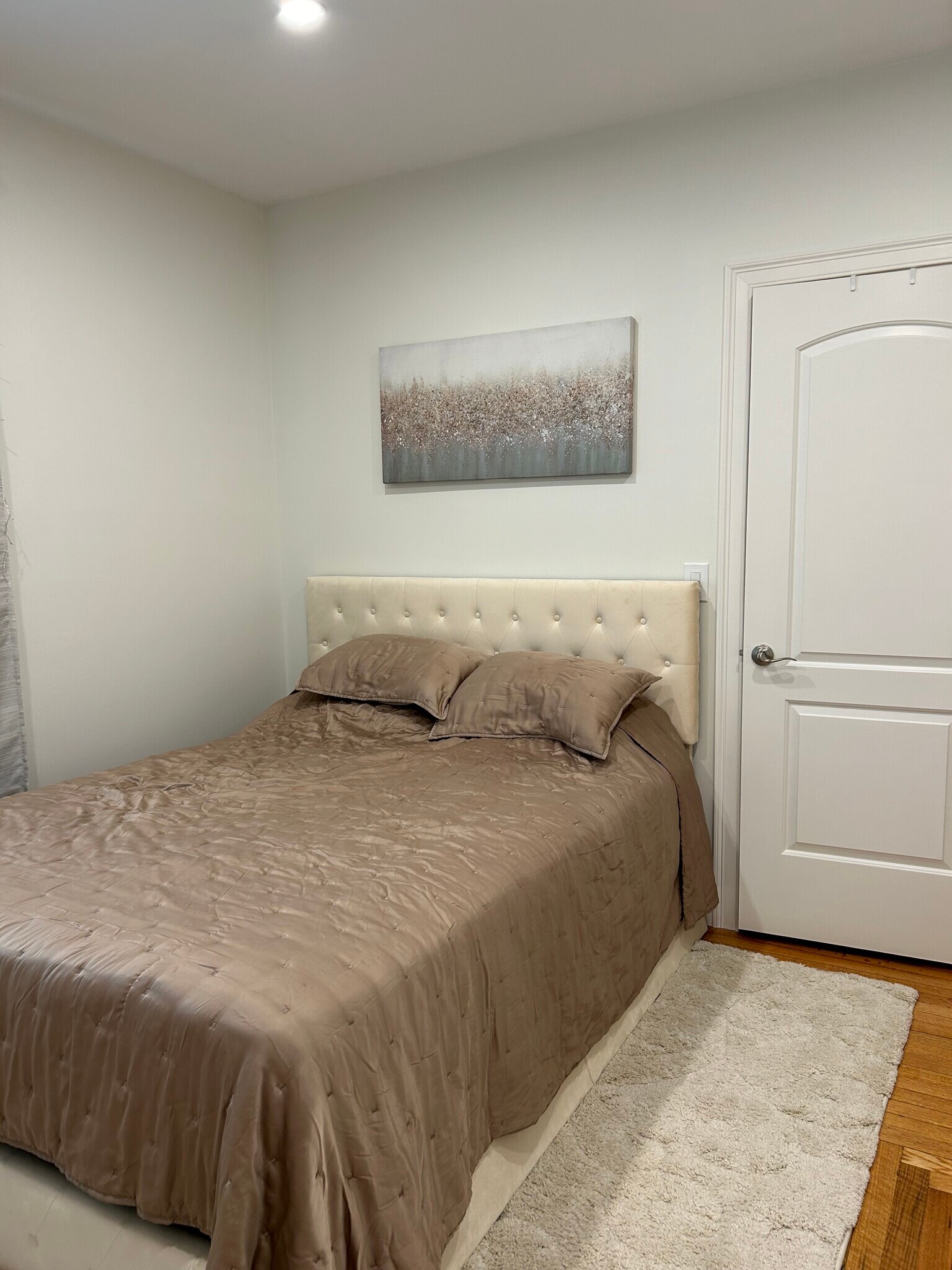 Bedroom - 90 Spruce St