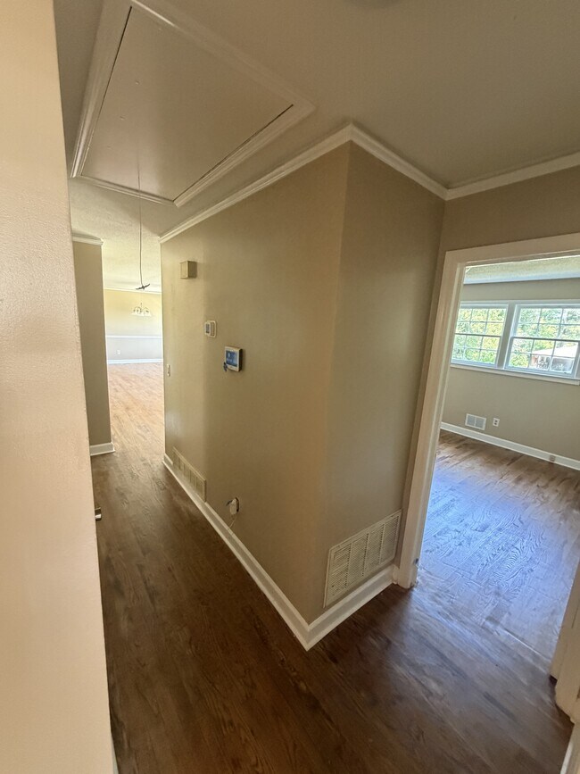 Building Photo - 3208 Downes Grove Rd