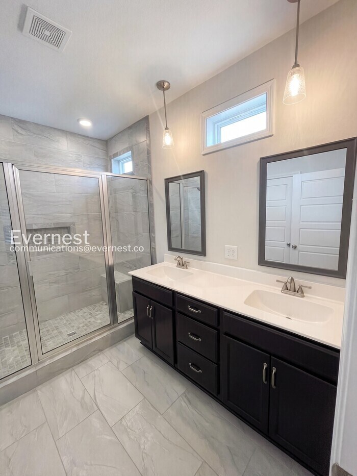 Building Photo - 817 Marksman Ct