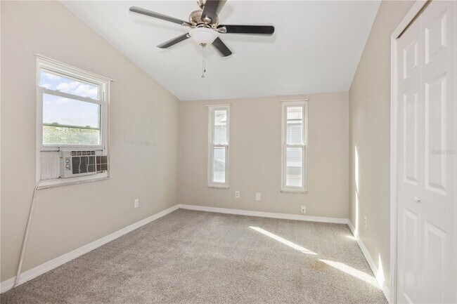 Building Photo - 6001 S Himes Ave