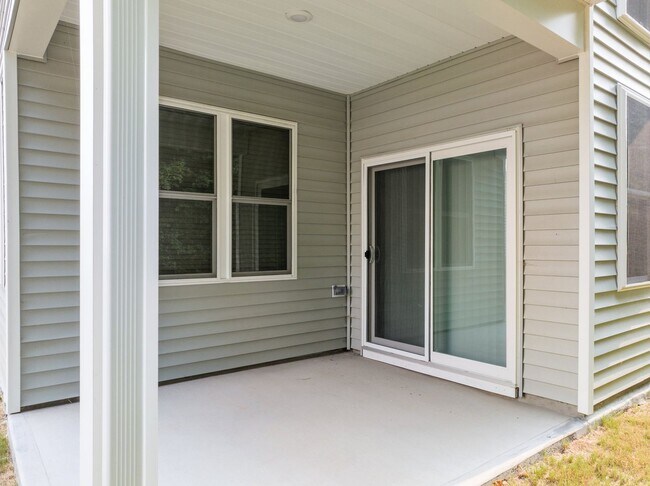 Building Photo - Gorgeous 3BD, 2.5BA Home In SE Raleigh, ne...