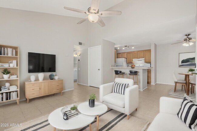 Building Photo - 8055 E Thomas Rd