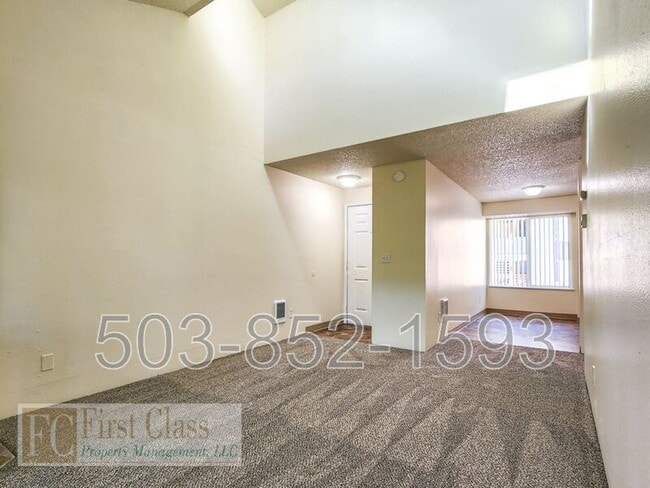 Building Photo - 3618 SW Beaverton Hillsdale Hwy