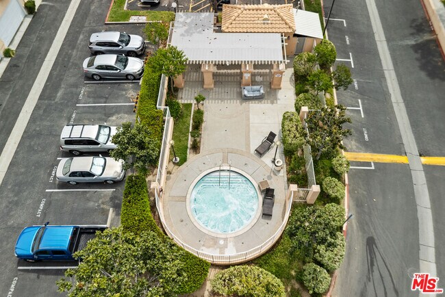 Building Photo - 18812 Vista Del Canon