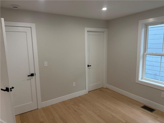 Building Photo - 44 Puritan St