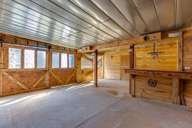 Building Photo - 940 Chateau Forest Rd