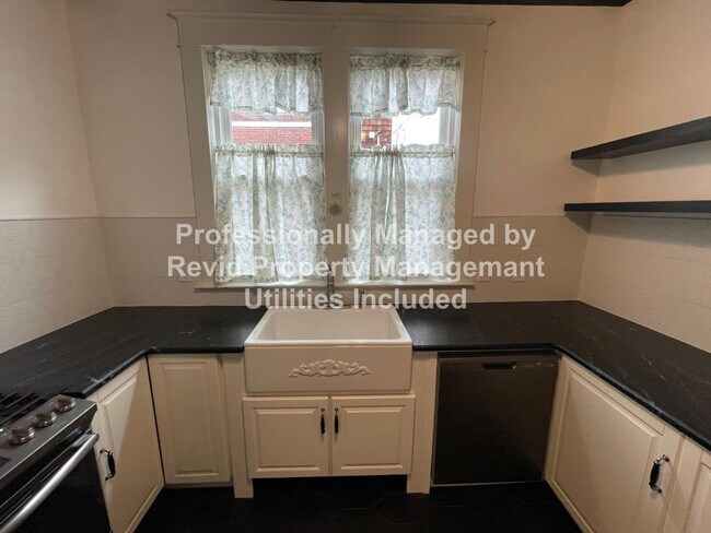 Building Photo - 1287 Harbert Ave