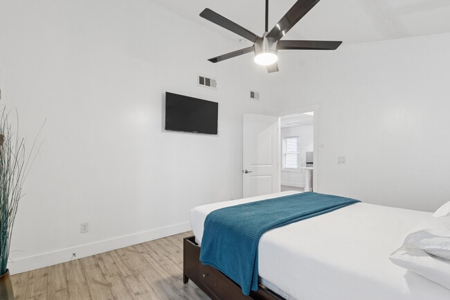 Building Photo - 1298 Gideons Dr SW