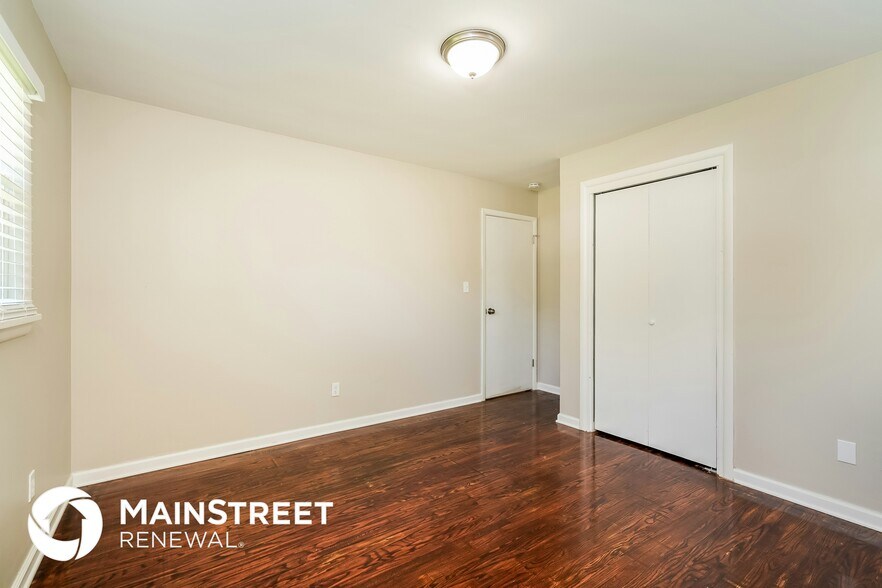 Building Photo - 4401 Charlotte Ann Dr