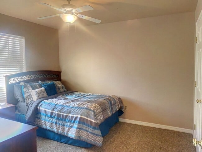 Building Photo - RENTAL Fully Furnished 4 bedroom home