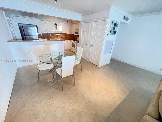 Building Photo - 9195 Collins Ave