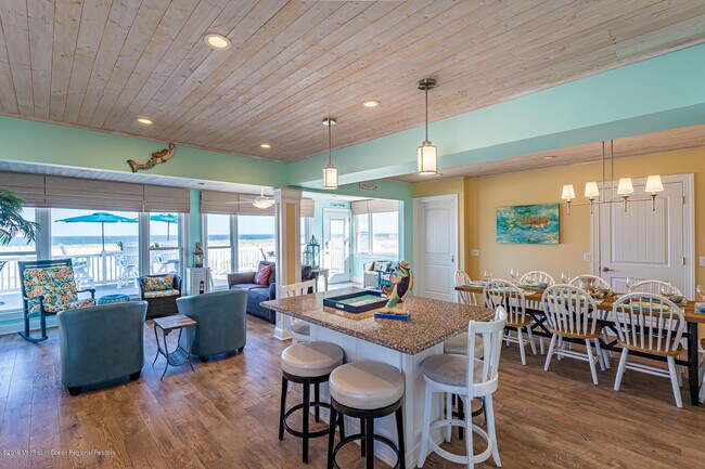 Building Photo - 2102 Oceanfront