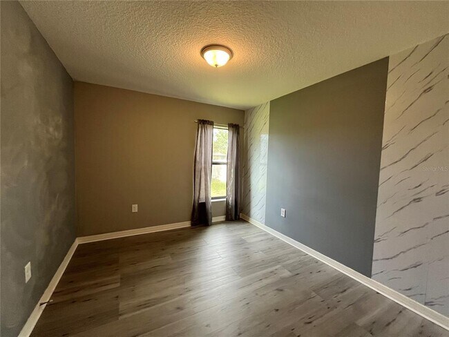 Building Photo - 2121 Hibiscus Pl