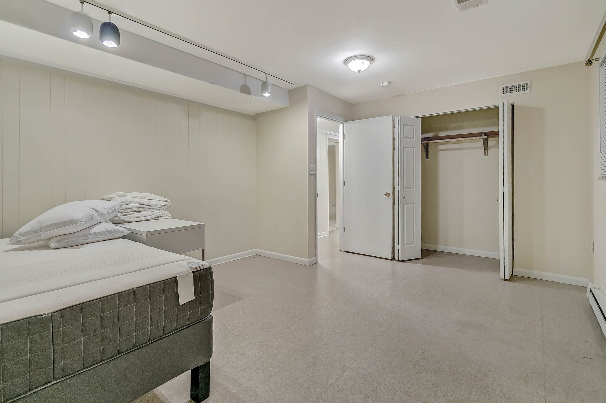 Building Photo - 8808 Patricia Ct