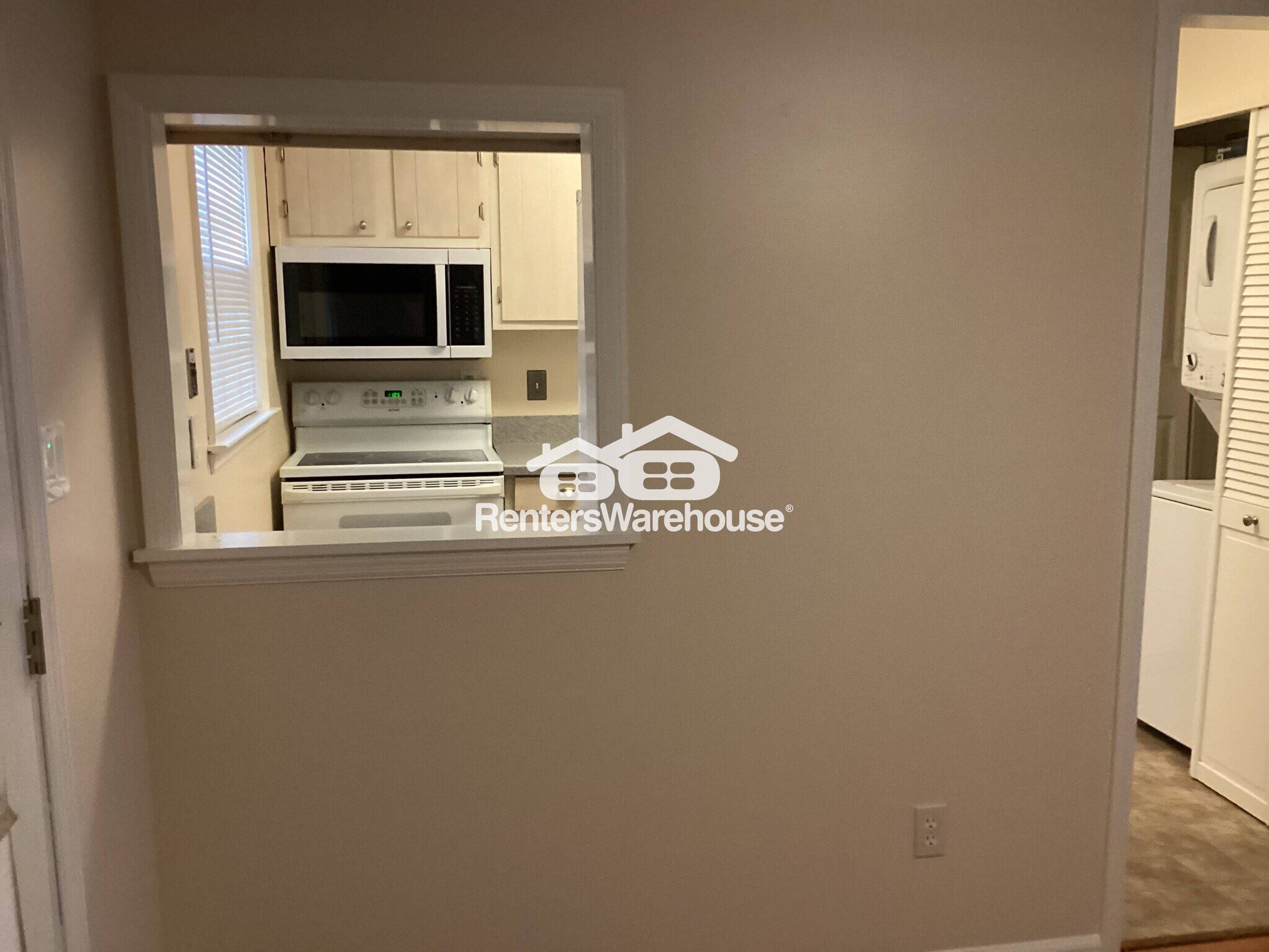 Building Photo - 6700 Roswell Rd NE