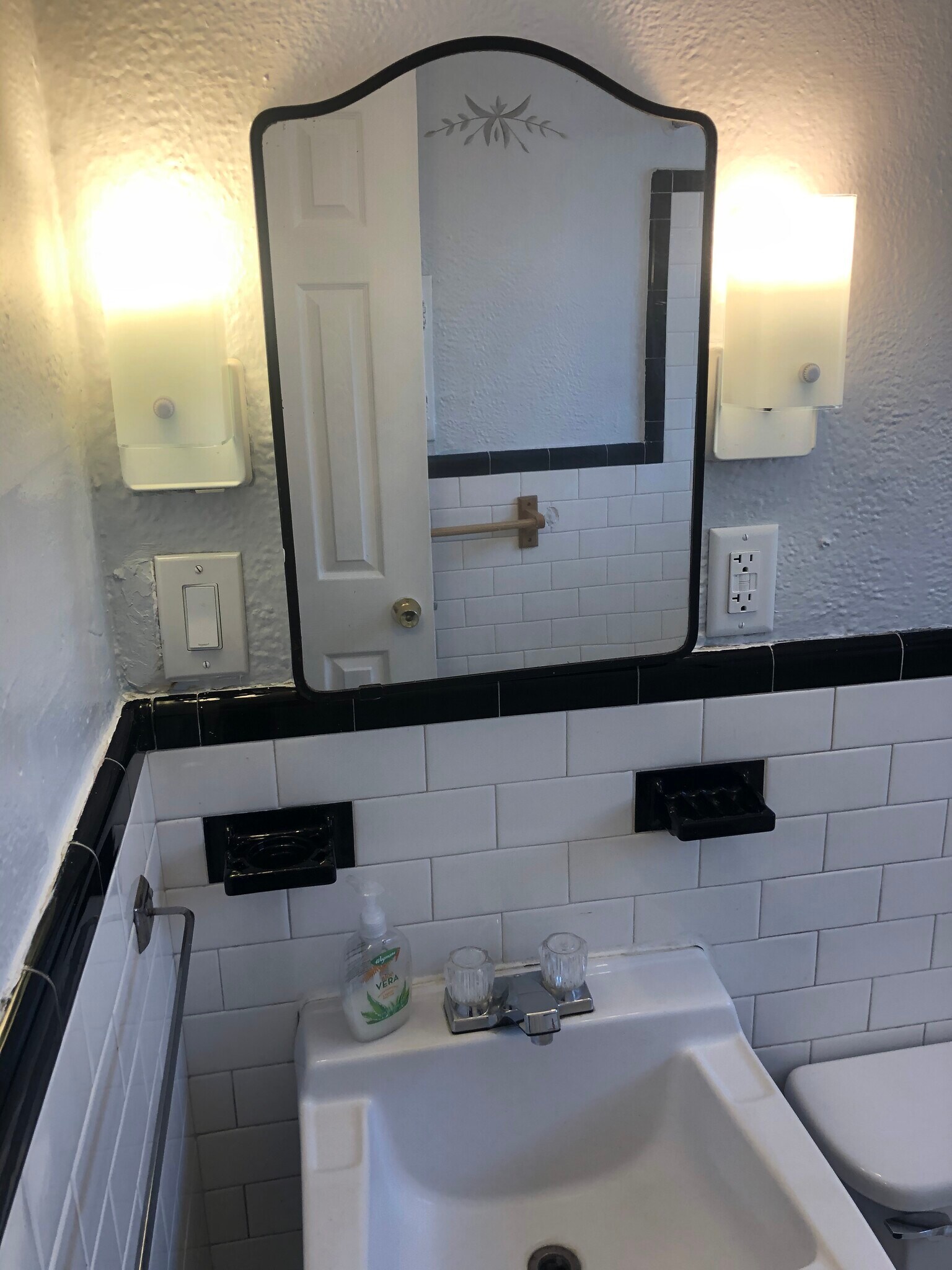 Building Photo - 669 Englewood Avenue