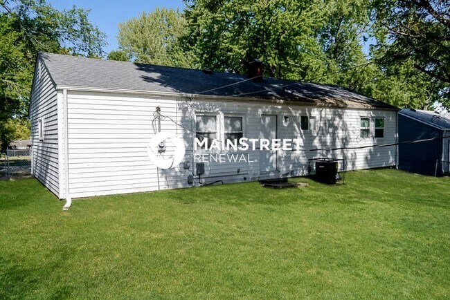 Building Photo - 3 Bedroom Pet-Friendly Home in Grandview, MO with Main Street Renewal