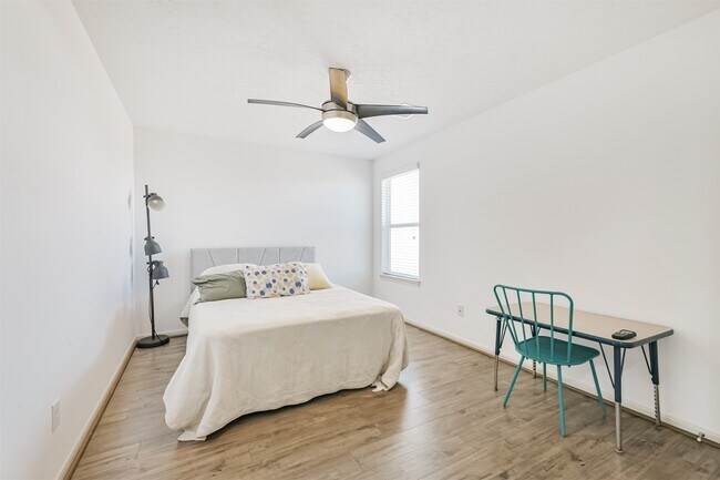 Building Photo - 1822 Don Alejandro