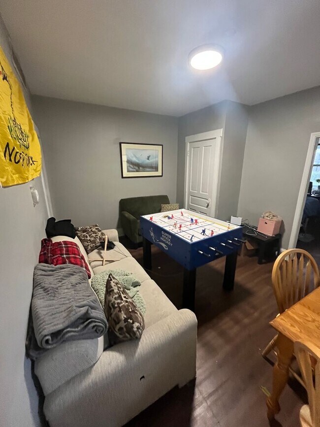 Building Photo - Five Bedroom Available for 26-27 School Year!