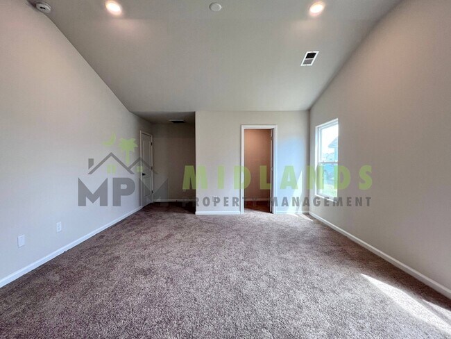 Building Photo - 645 Wild Tulip Ct