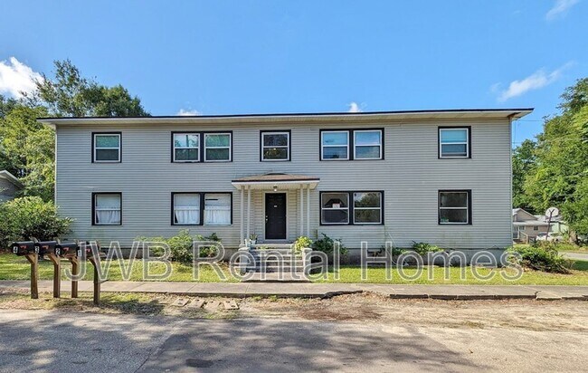 Building Photo - 2824 Fleming St