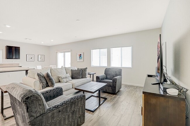 Building Photo - 4 YEARS NEW, FULLY FURNISHED 4 BEDROOM, 2....