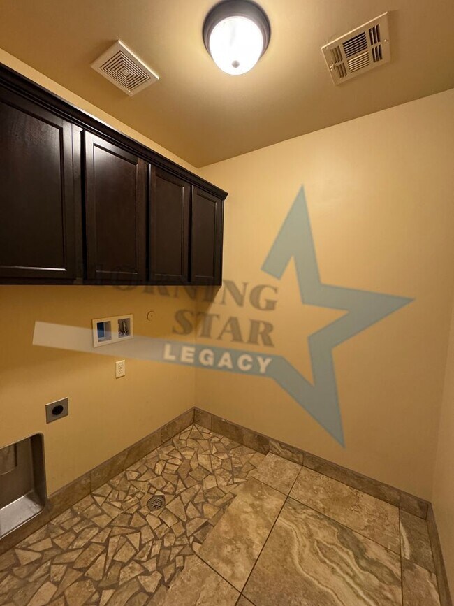 Building Photo - 3127 Agua Ladoso Ave