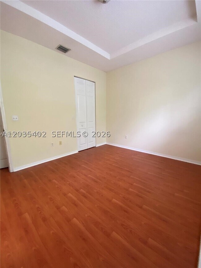 Building Photo - 959 NE 42nd Terrace