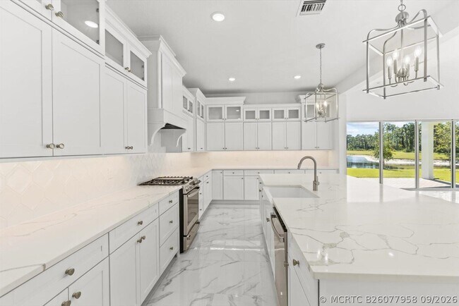 Building Photo - 10264 Field Flower Trl