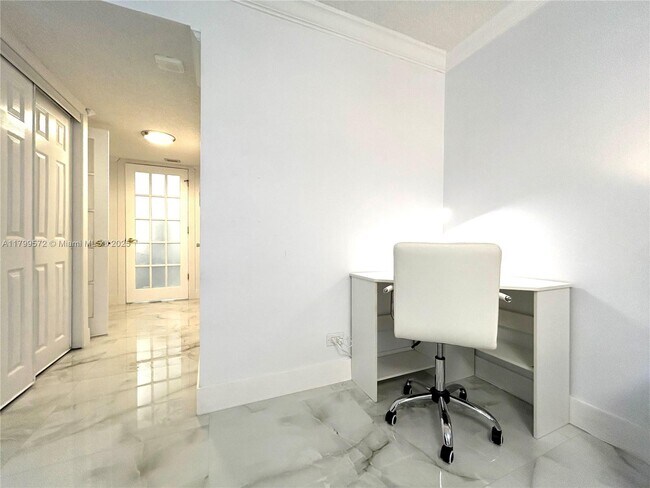 Building Photo - 6039 Collins Ave