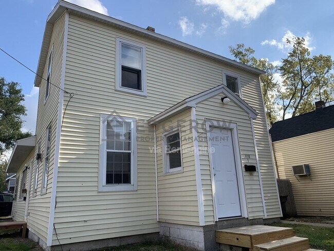 Building Photo - 99 Houston Ave