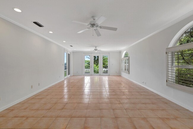 Building Photo - 163 Pepper Ln