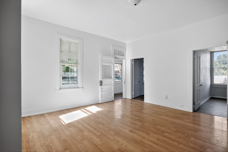 Building Photo - 313 N Washington St