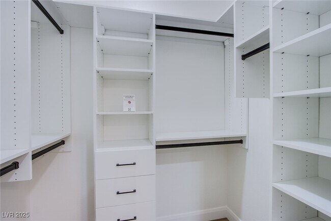 Building Photo - 7255 W Sunset Rd