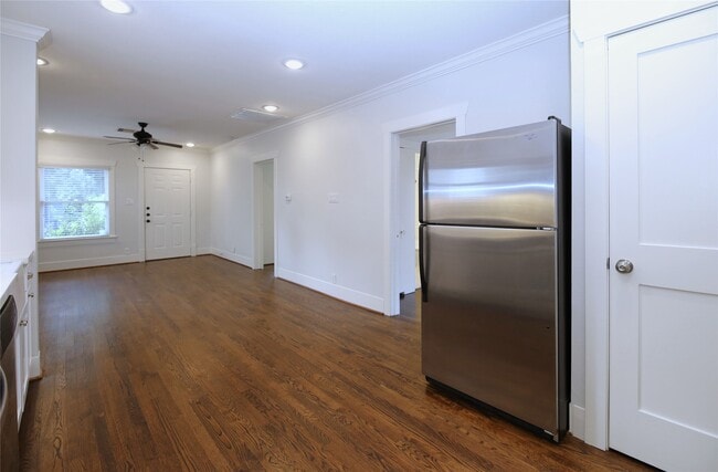 Building Photo - 214 Munford St