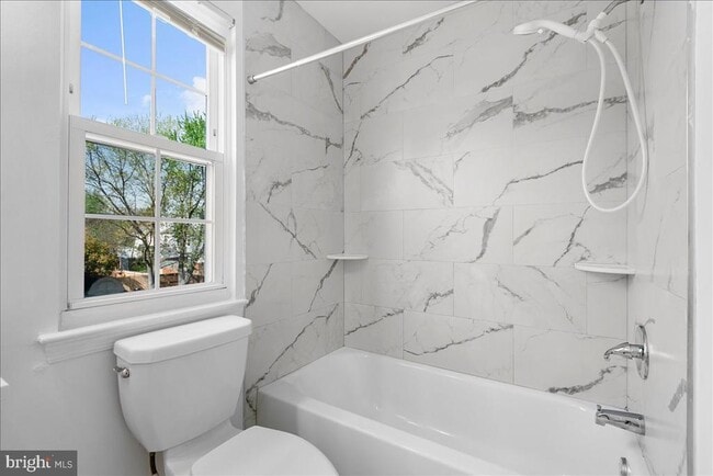 Building Photo - 239 Nottoway St SE