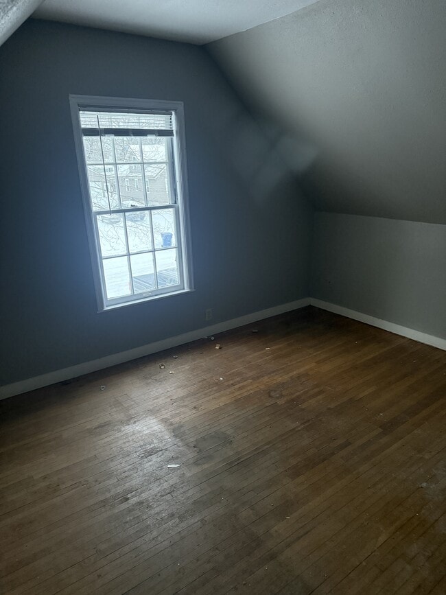 Building Photo - 612 W Laurel St