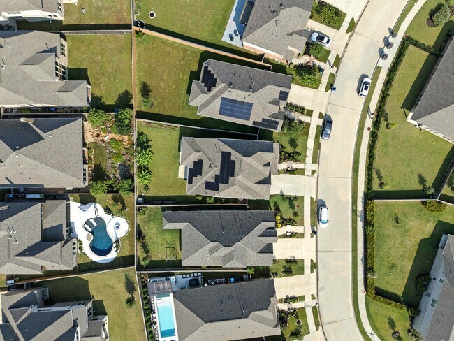 Building Photo - 15011 Old Horseshoe Lake Dr