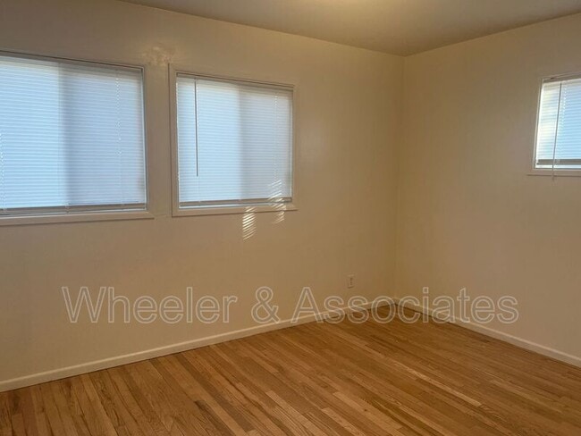 Building Photo - 455 W 4650 S