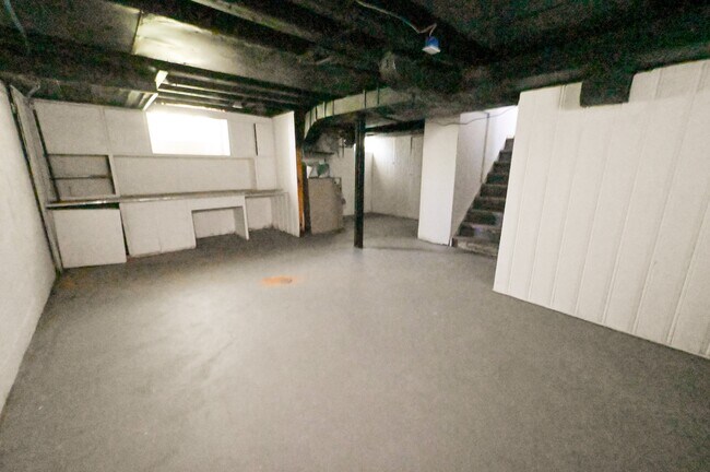 Building Photo - 15829 Minock St