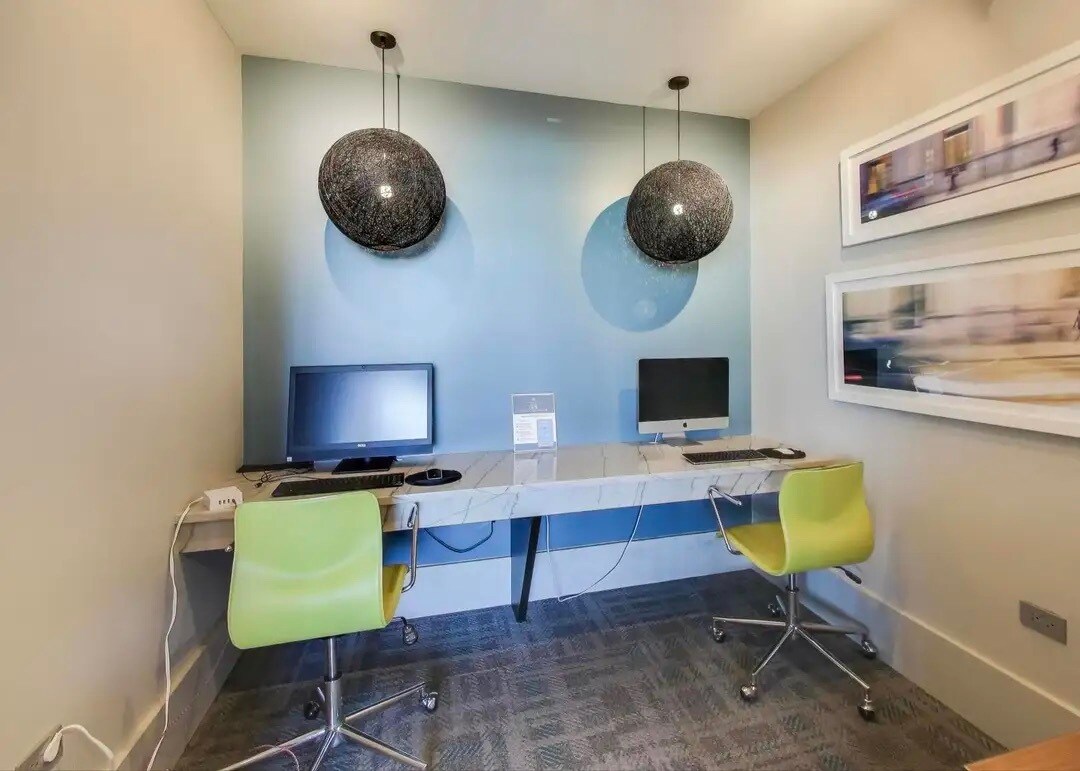 Amenities - 660 W Wayman St