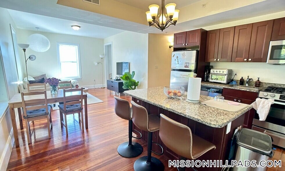 Building Photo - 107 Fisher Ave