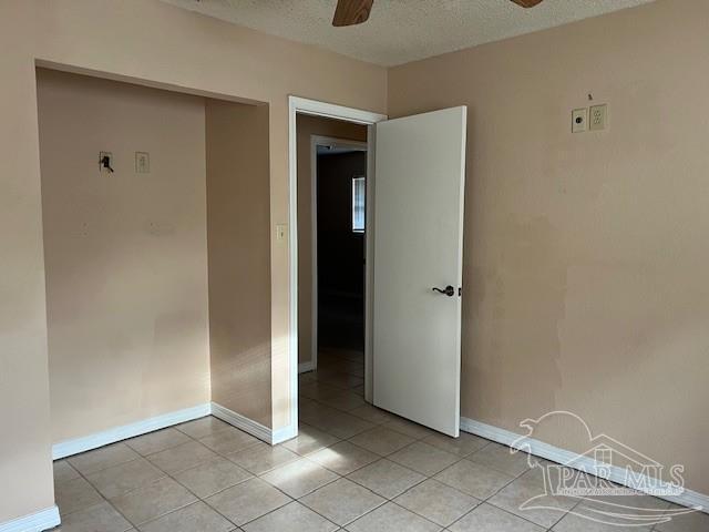 Building Photo - 3229 Maplewood Dr
