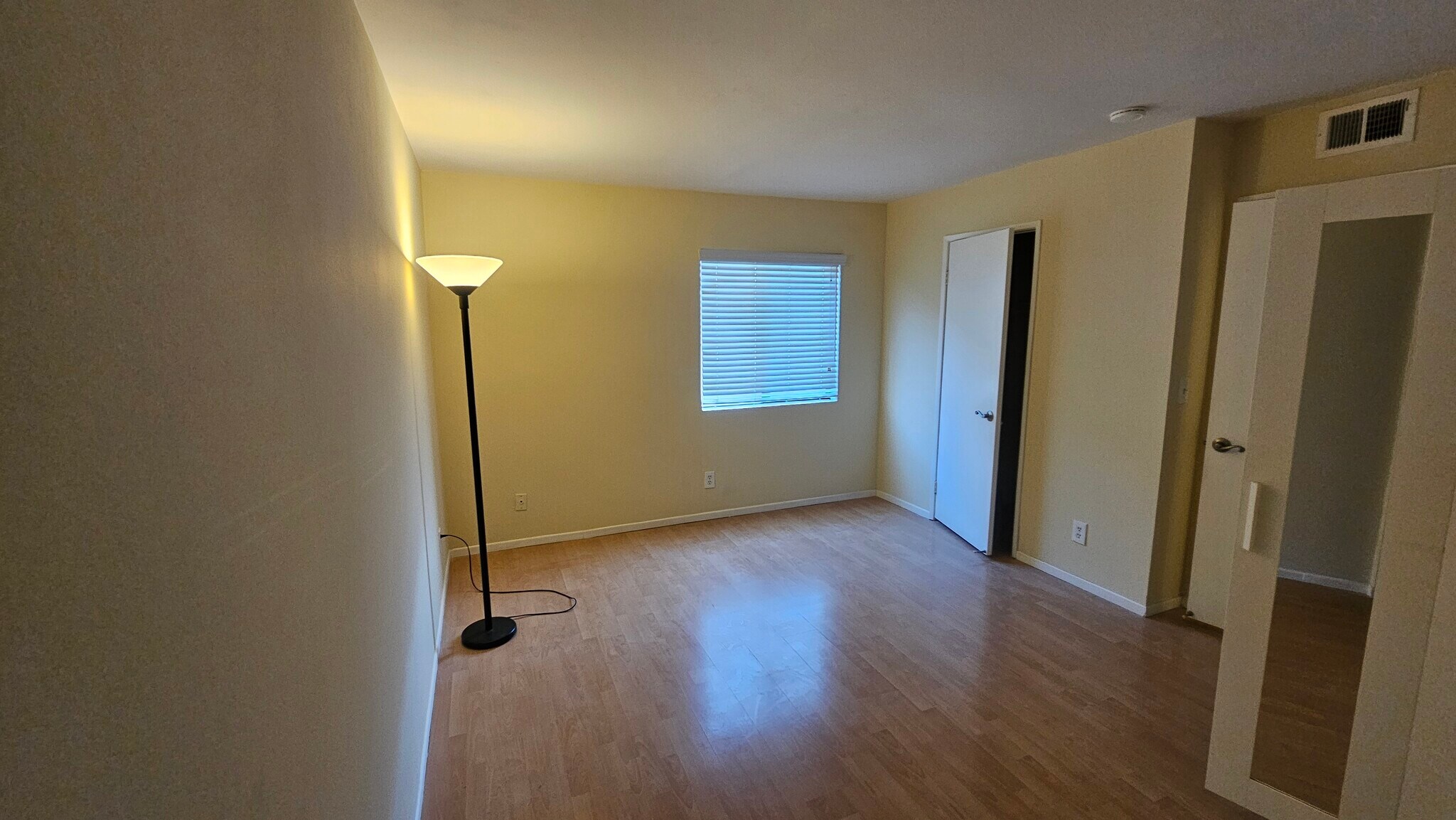 Building Photo - 18149 Sundowner Way