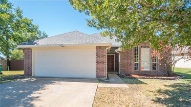 Building Photo - 1512 Manitoba Ln