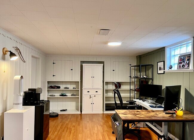 Building Photo - 940 N Oak Park Ave